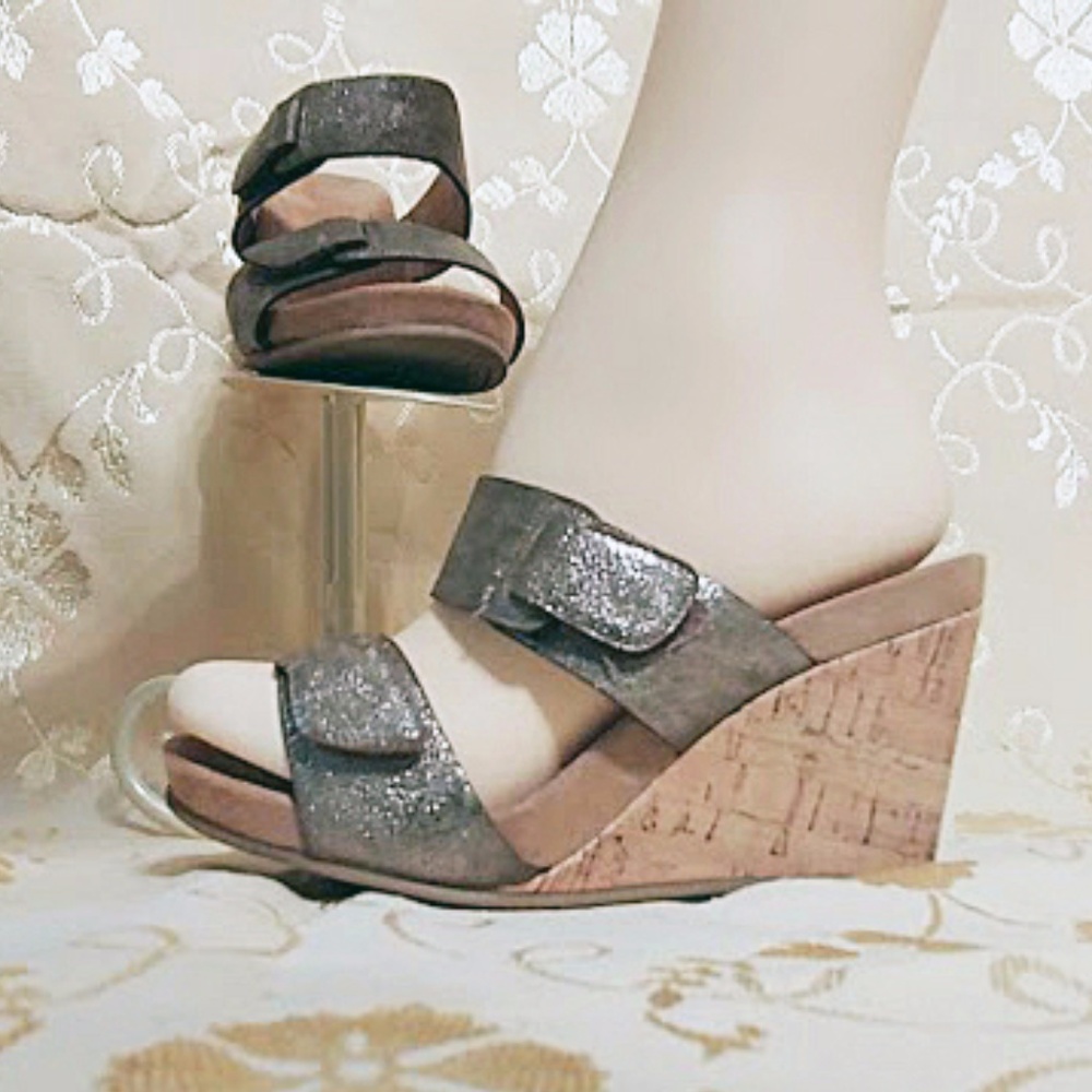 Womens Sandals by Chinese Laundry Size 6.5